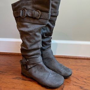Womens’ Gray Faux Suede Boots